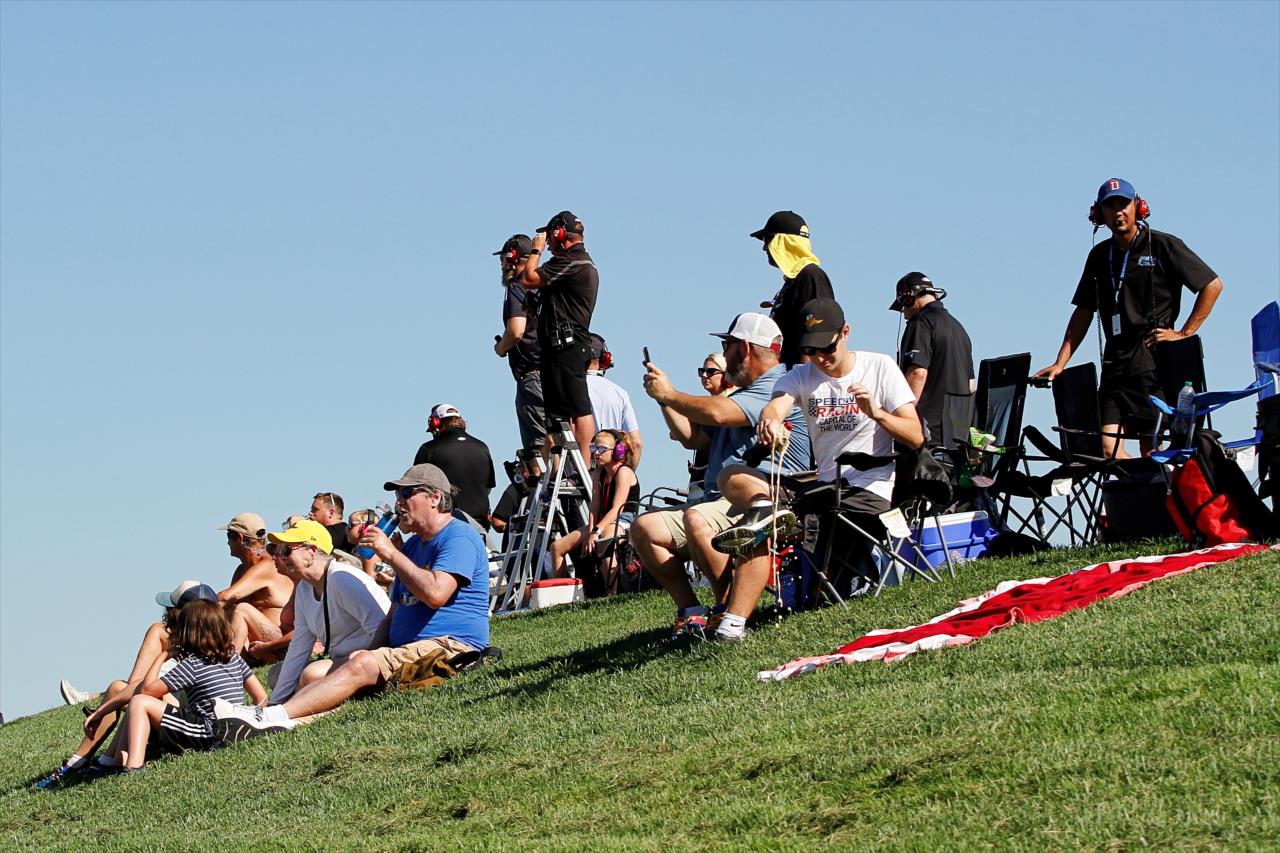 Fans - Gallagher Grand Prix - By: Paul Hurley -- Photo by: Paul Hurley